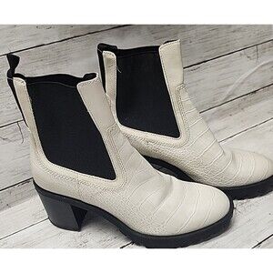 Dolce Vita Chelsea Block Heel Platform Boot in White/Black Size 8